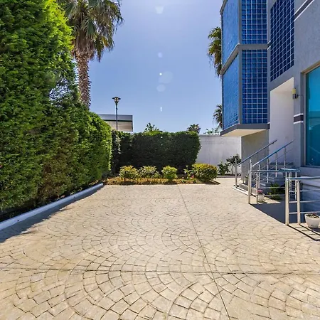 Διαμέρισμα Serene With Balcony By Pikhost *