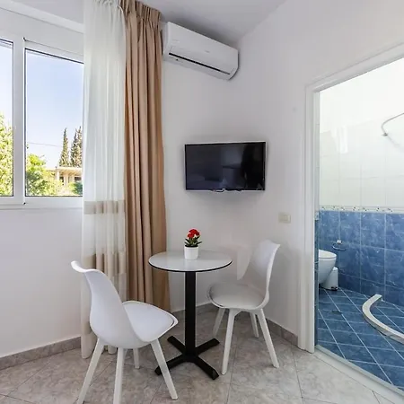 Serene With Balcony * Golem (Tirana)