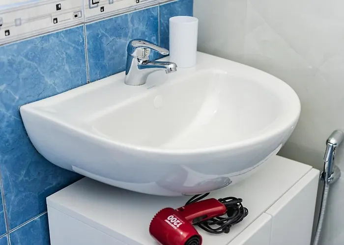 Serene With Balcony By Pikhost Apartment *